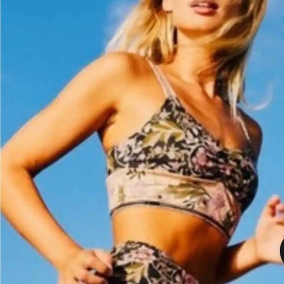 Spell & the Gypsy collective oasis active top - Picture 5 of 5